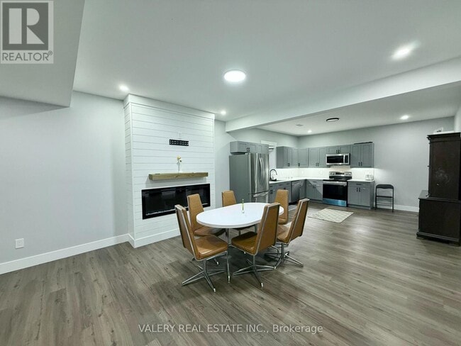 Building Photo - 1872 Longfellow Ave