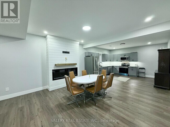 Photo du bâtiment - 1872 Longfellow Ave