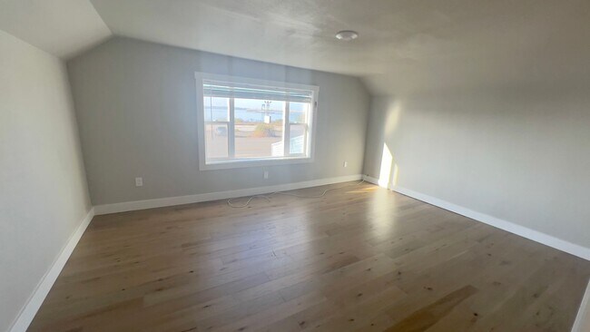 Building Photo - 669 W Marine Dr