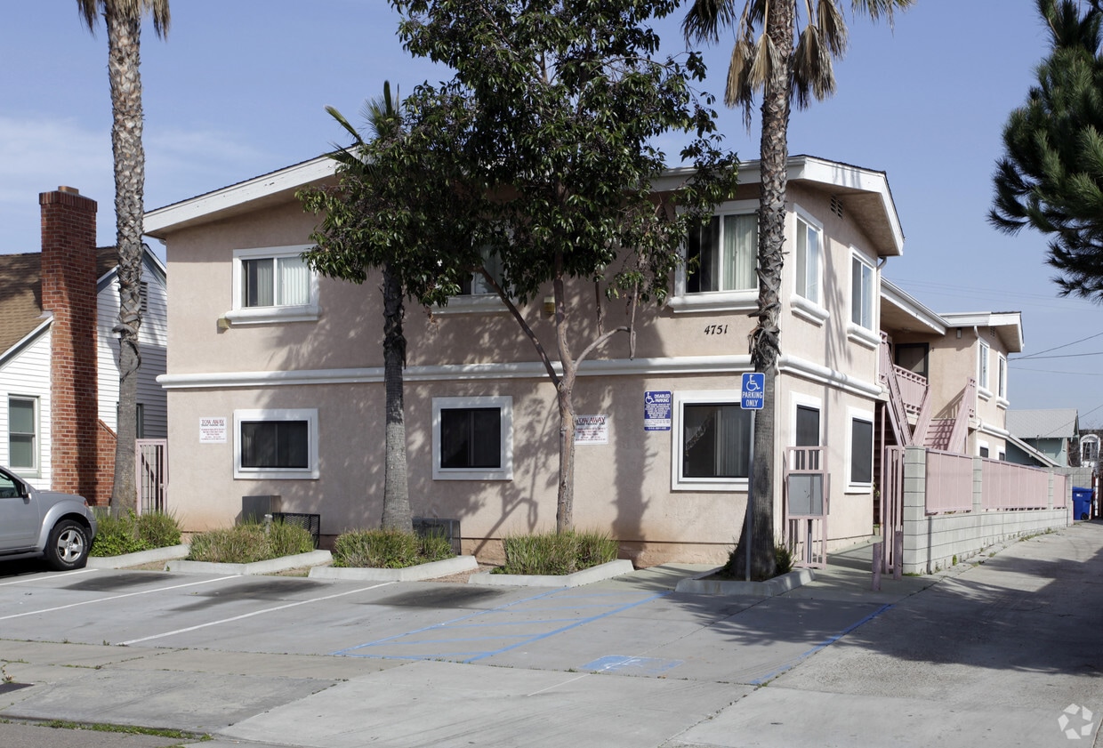Primary Photo - 4751 33rd St