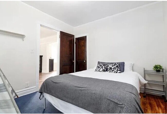 Bedroom 1 - 5021 W Belden St