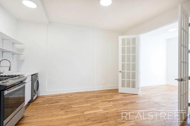Foto del edificio - Spacious 2 BED + office in Bushwick
