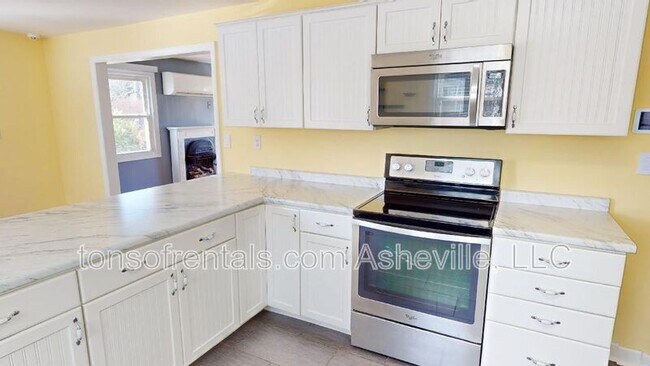 Building Photo - 653 Long Shoals Rd