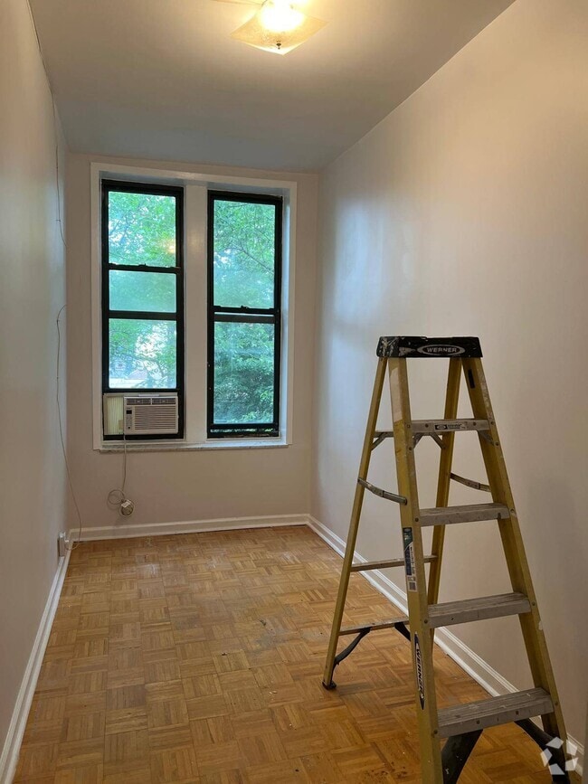 Building Photo - 85 Louisa St