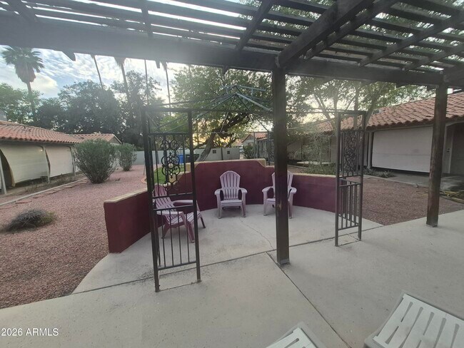 Foto del edificio - 602 E San Juan Ave