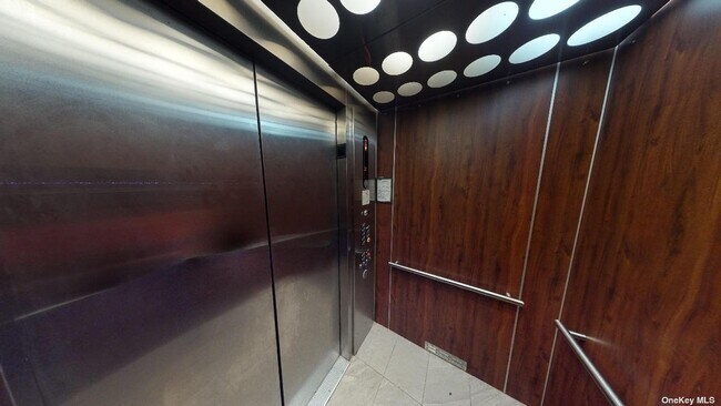 Foto del edificio - 84-14 143rd St