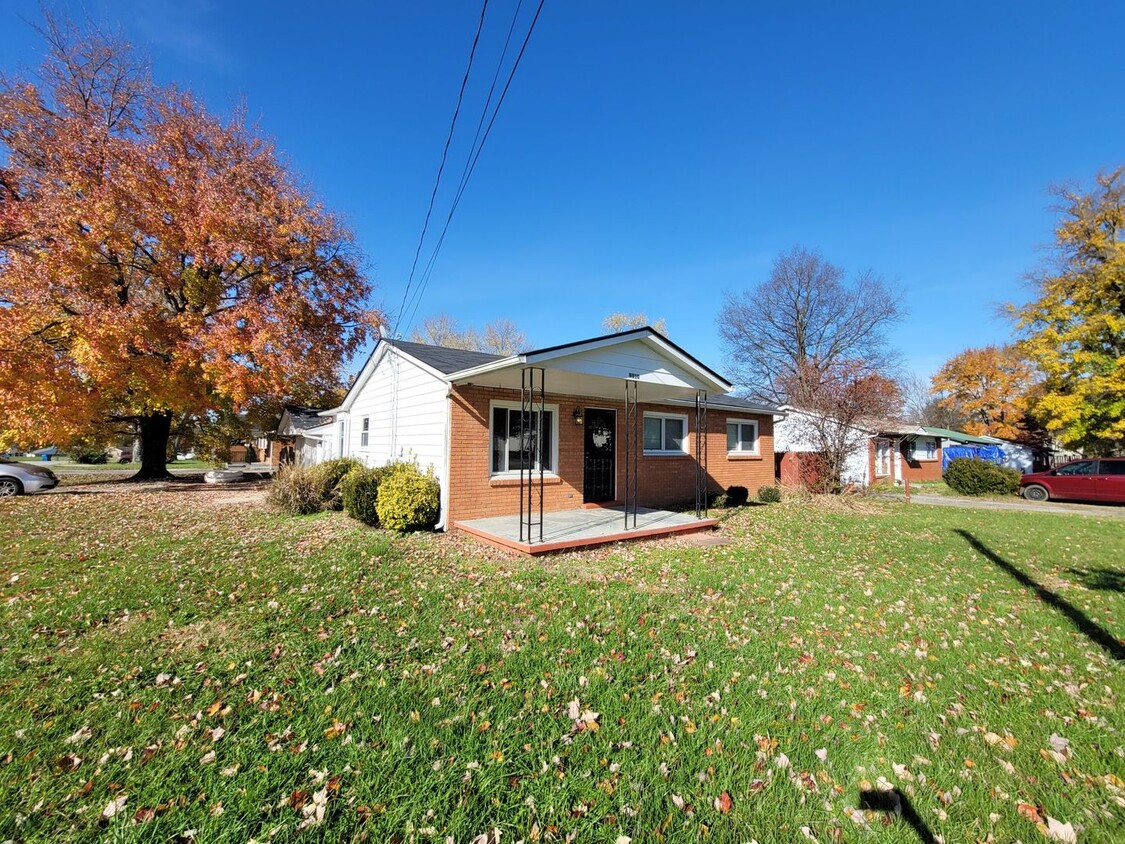 Primary Photo - 3 bedroom and 2 bath Ranch home