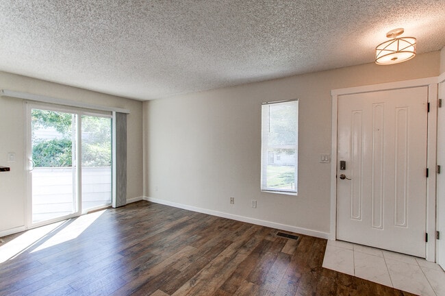 Building Photo - 17093 E Tennessee Dr