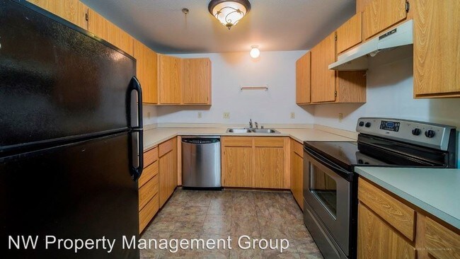Building Photo - 9731 Holly Dr