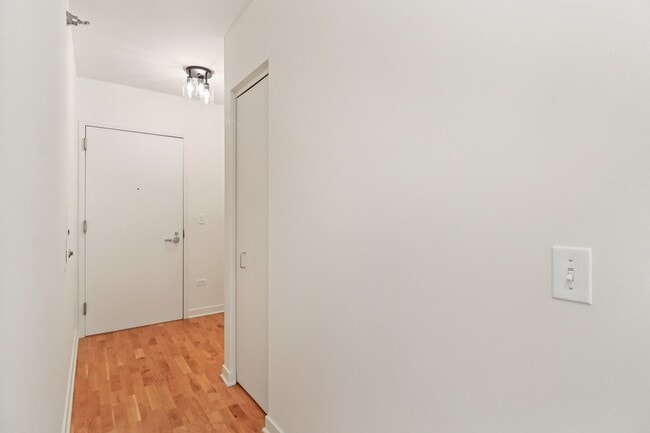 Building Photo - 1160 S Michigan Ave