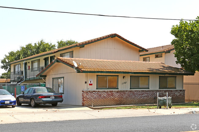 Foto del edificio - Evergreen Apartments