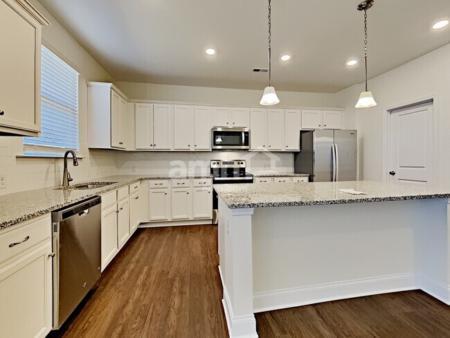 Building Photo - 130 Hamilton Park Dr