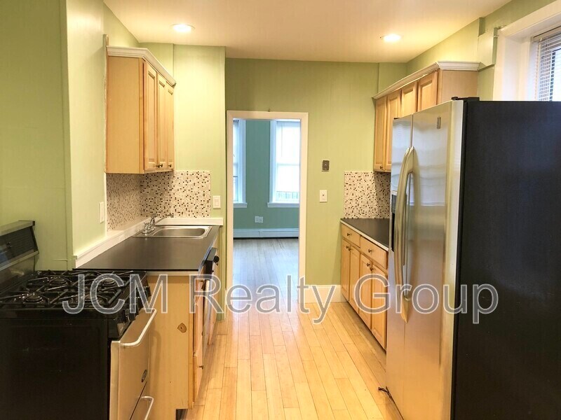 Primary Photo - 140 Prince St