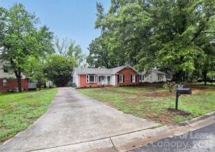 Building Photo - 11122 5 Cedars Rd