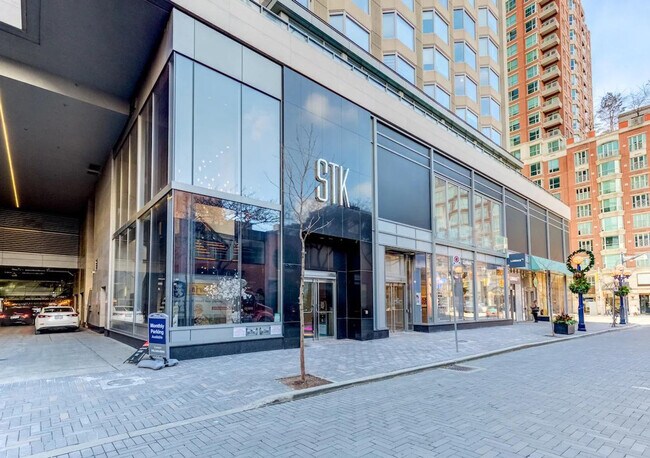 Building Photo - 155 Yorkville Ave