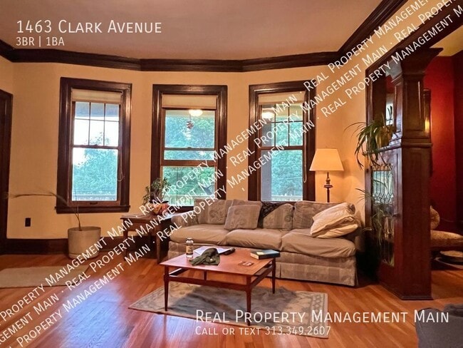 Building Photo - Clark Park Upper 3 Bed