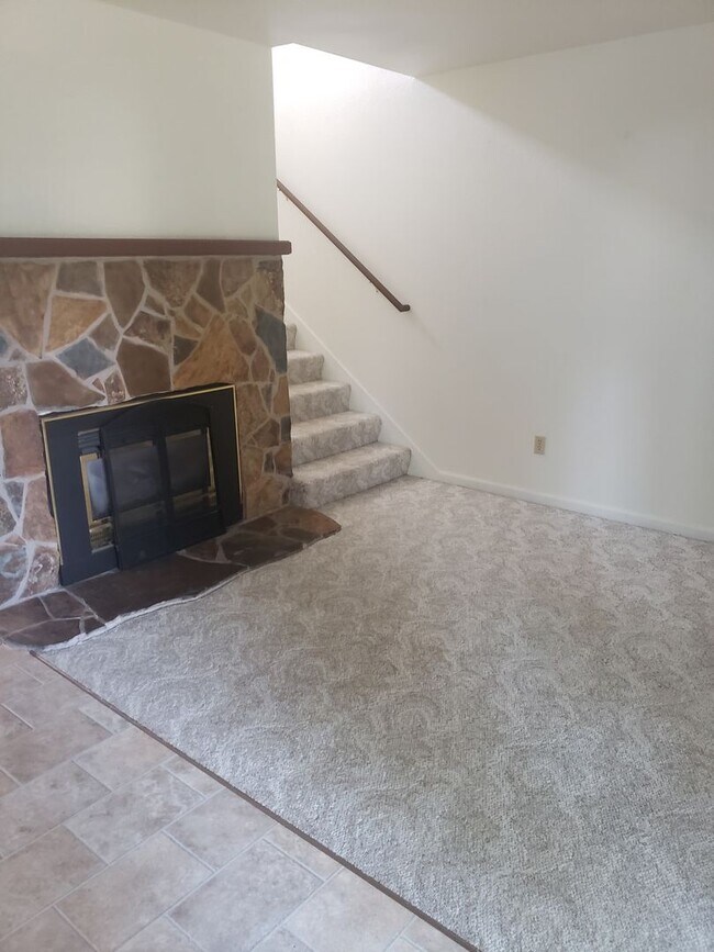 Foto del edificio - Great 3 bed 2 1/2 bath condo in the Brandy...