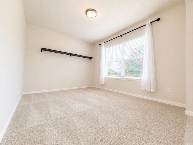 Foto del edificio - Welcome home to refined family living in this 3Bedrooms / 2.5Baths residence in Tohoqua!