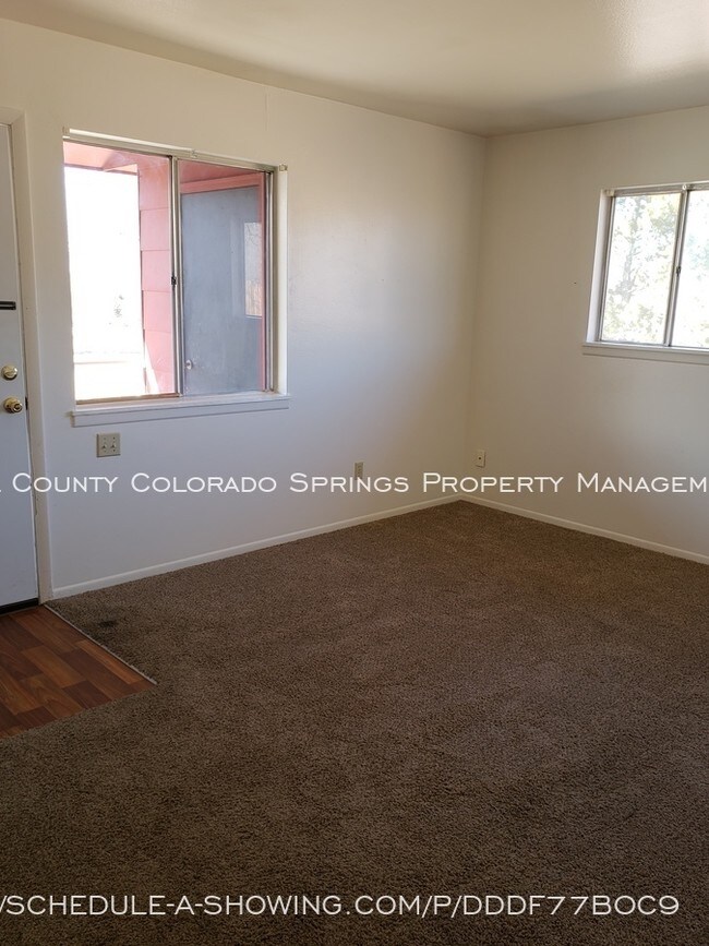 Building Photo - Available Now 1105 Cree Drive Unit #2