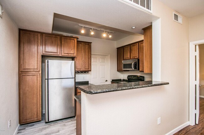 Kitchen - 5303 N 7th St