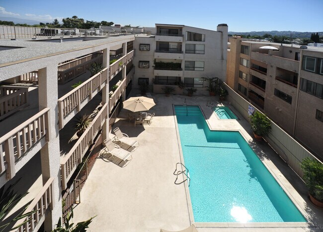 Pool & Spa - 4707 Willis Ave