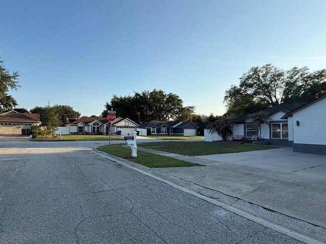 Building Photo - 2906 Vienna Ln