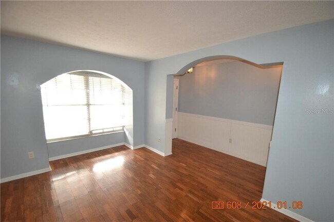 Building Photo - 21864 Pineywood Dr