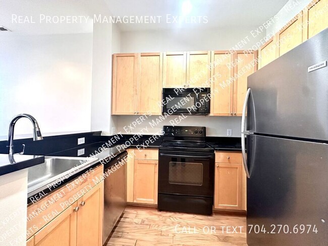 Foto del edificio - Stunning 1BR/1BA Condo in South End Charlo...