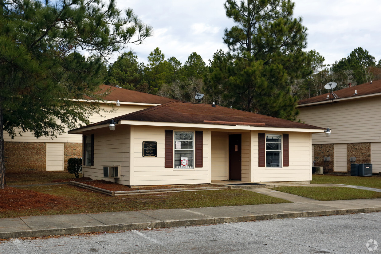 Building Photo - Woodlands Apartments