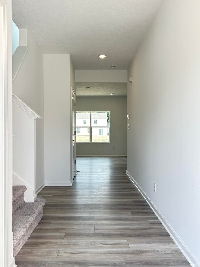 Building Photo - 828 Oyster Bay Dr