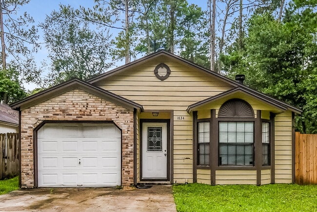 Building Photo - 1834 Manitoba Ct N