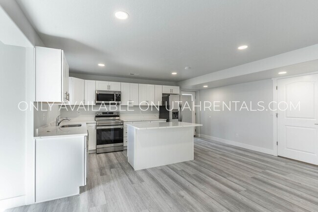 Building Photo - 1076 E Northridge Dr
