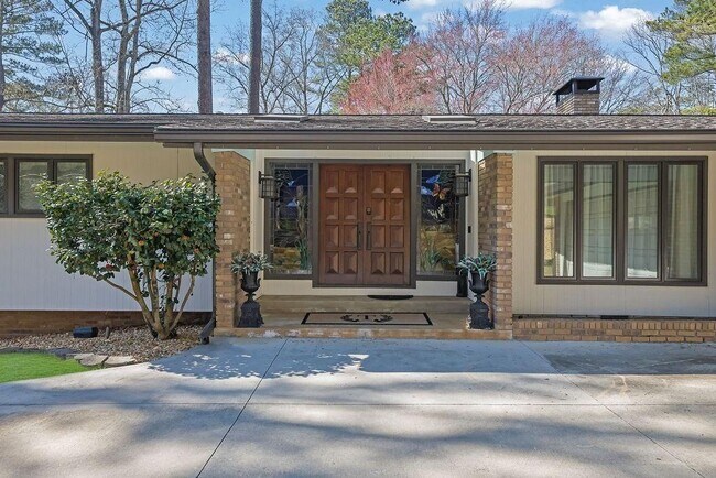 Foto del edificio - 505 River Valley Rd NW