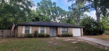 Building Photo - 8812 Pembroke Ct N