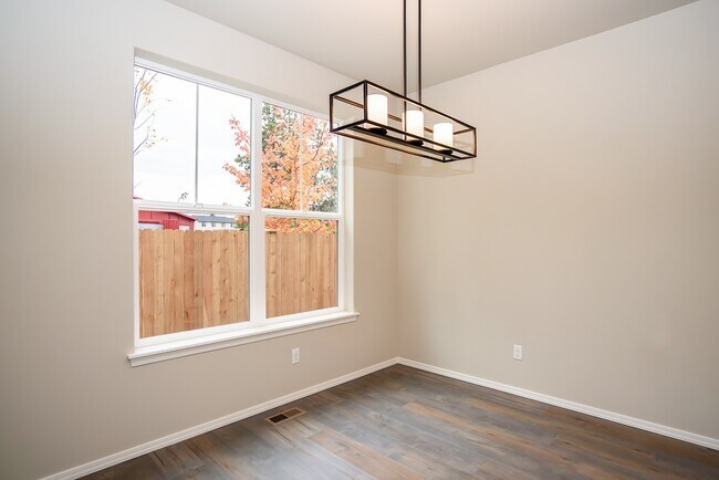 Foto del edificio - Midtown 3 Bedroom Rental