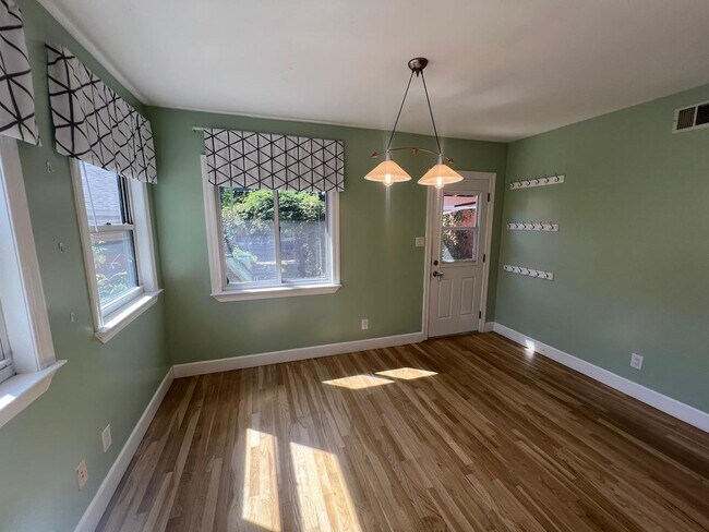 Building Photo - 1254 Hermosa Way