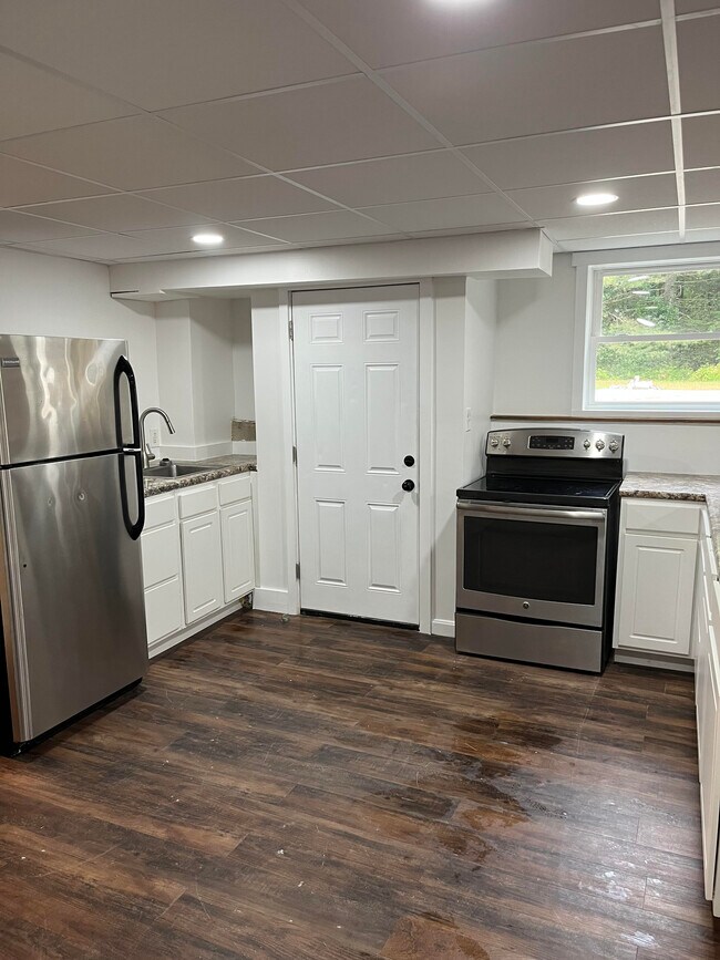 Foto del edificio - 479 Falmouth Rd