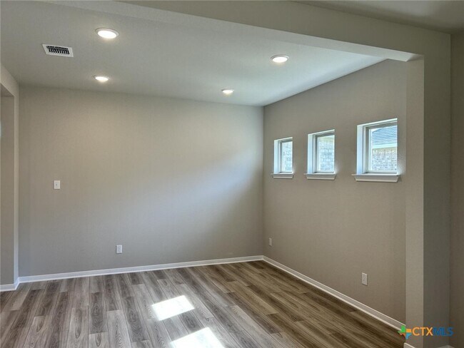 Foto del edificio - 10211 Six Shooter Ln