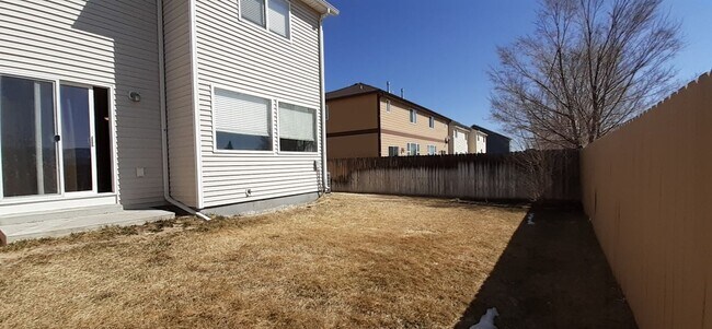 Building Photo - Available July 1 - Fabulous 3 bed, 1.5 bat...