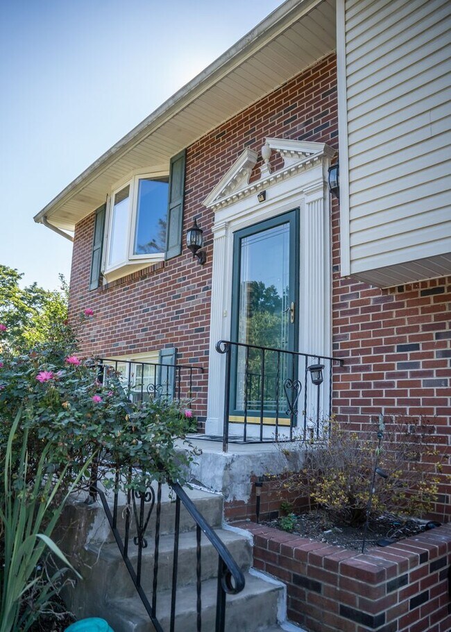Foto del edificio - 1643 Colonial Manor Dr