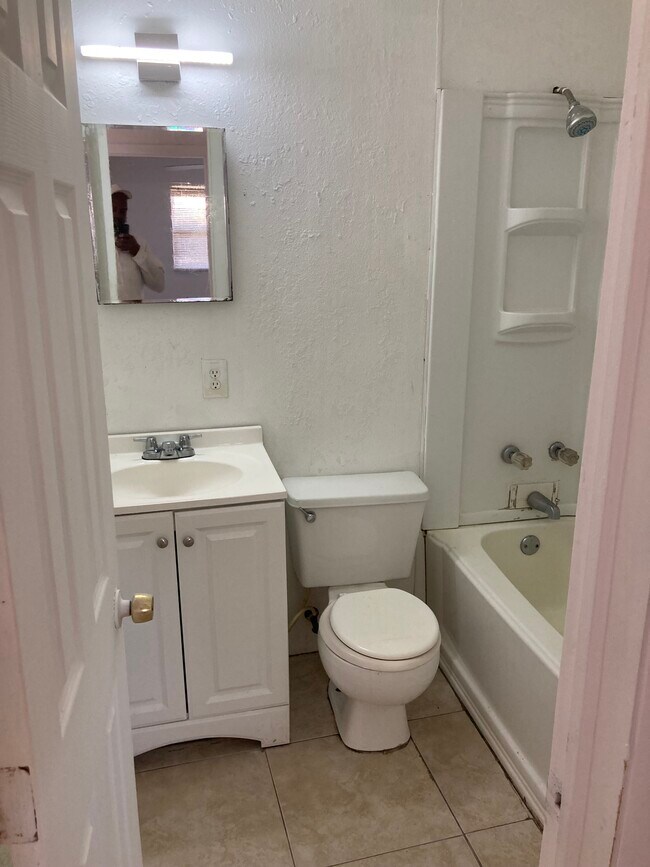 Foto del edificio - 416 Margie Ln