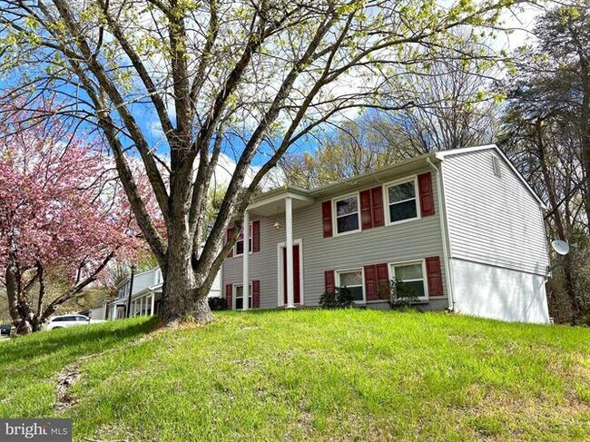 Building Photo - 14017 Lindendale Rd