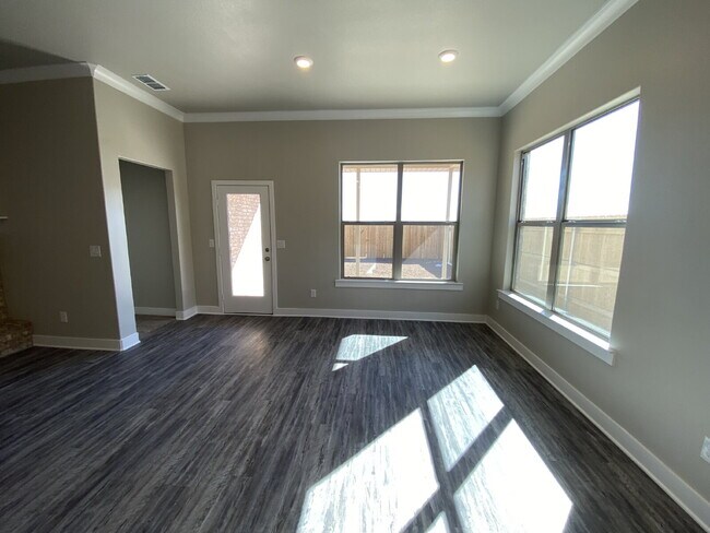 Foto del edificio - Wonderful 4 Bedroom 2 Bathroom in Bell Farms!