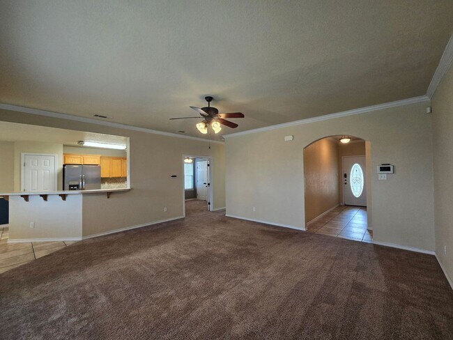 Foto del edificio - RENT REDUCTION & AVAILABLE NOW!