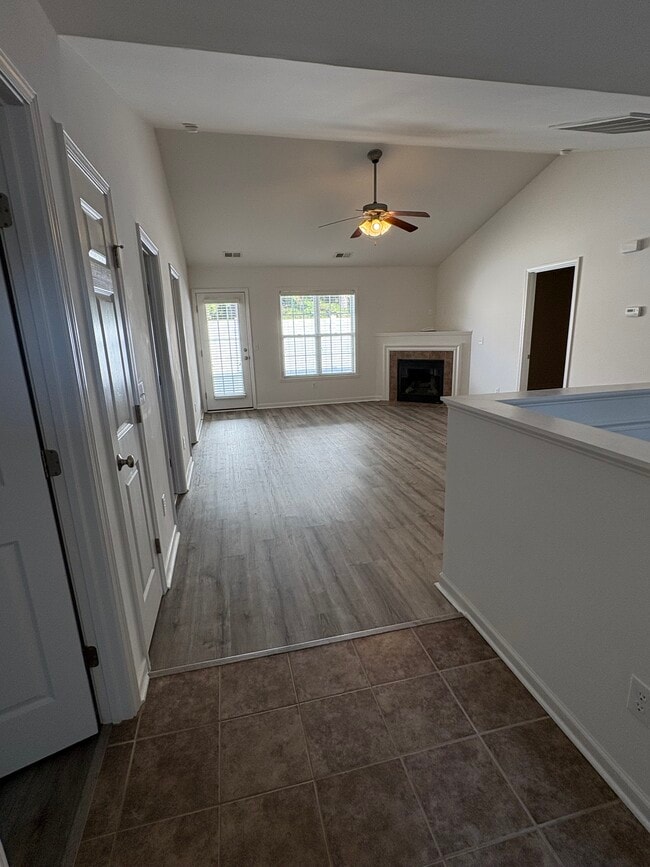 Foto del edificio - 5638 Roundup Cir