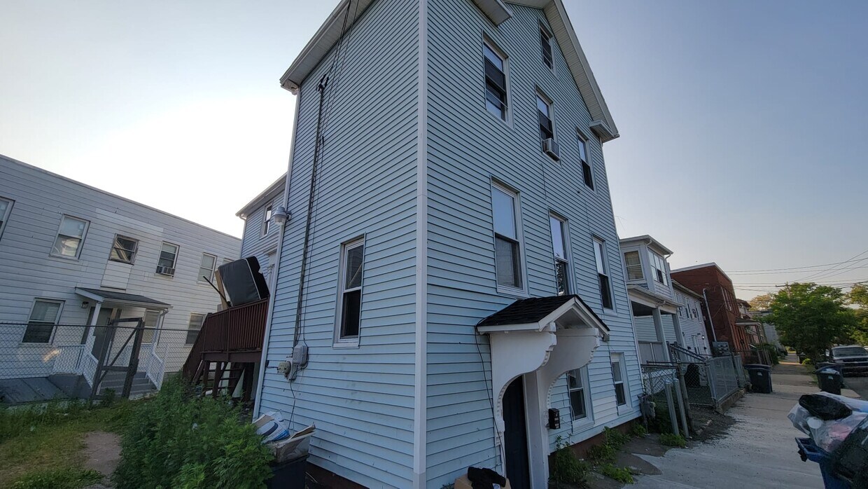 24 Auburn St, New Haven, CT 06519 House Rental in New Haven, CT