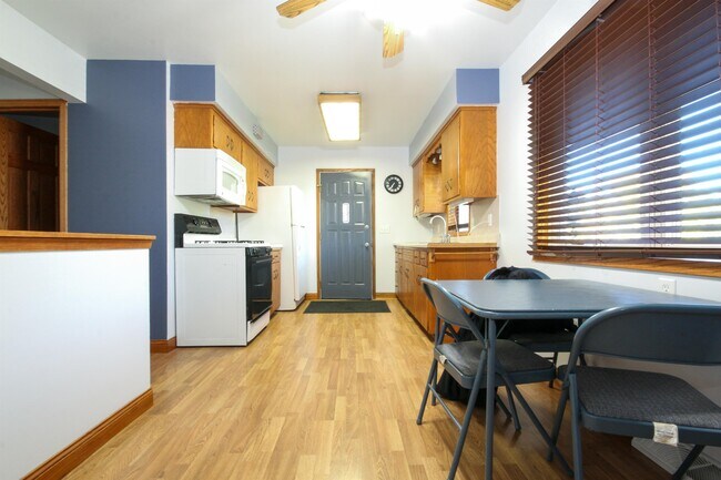 Foto del edificio - 4239 W 125th St