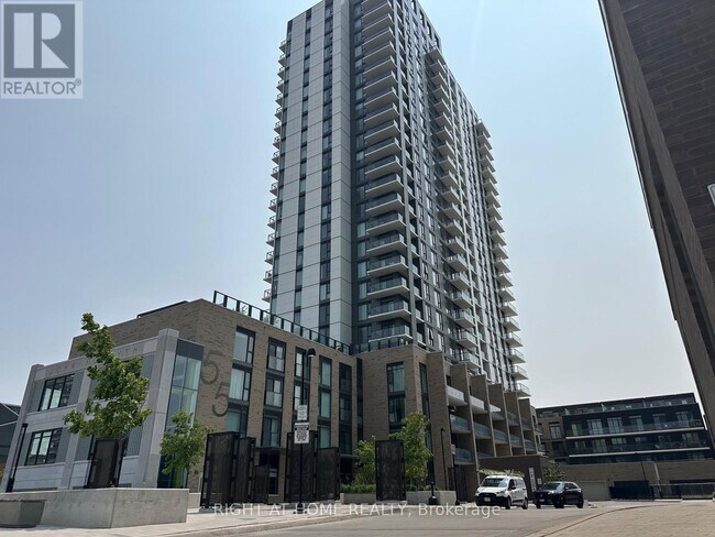 Building Photo - 55 Duke St W