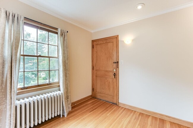 Building Photo - 4319 Zenith