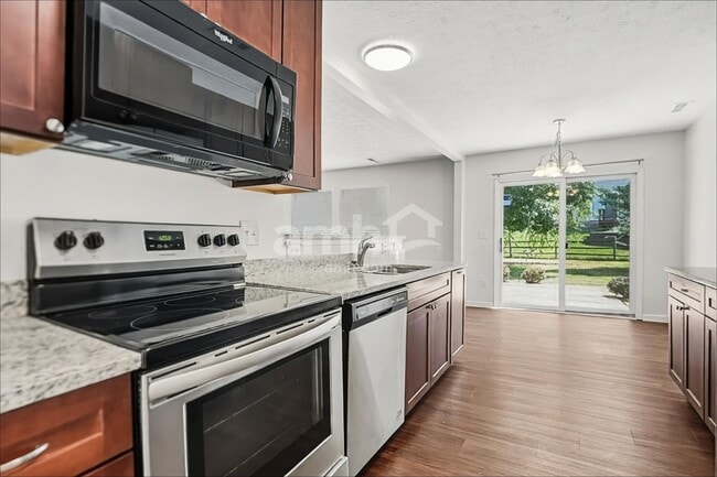 Building Photo - 7694 Hillsdowne Cir